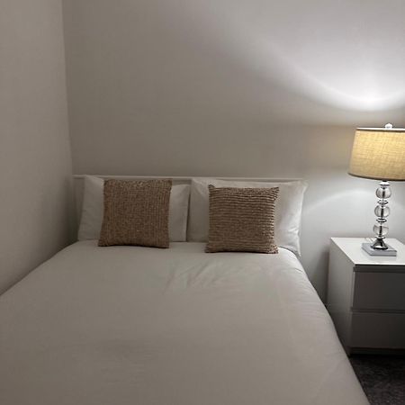 Ocean Village Marina 2 Bedroom Apartment With Balcony! Southampton Exteriör bild
