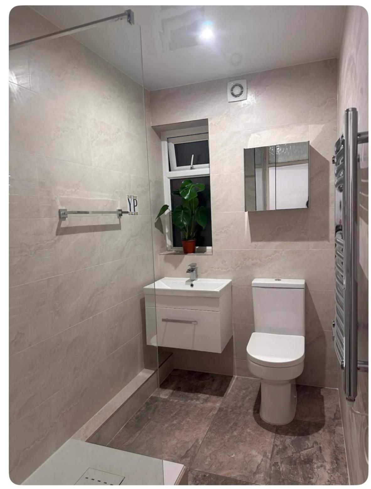 Ocean Village Marina 2 Bedroom Apartment With Balcony! Southampton Exteriör bild