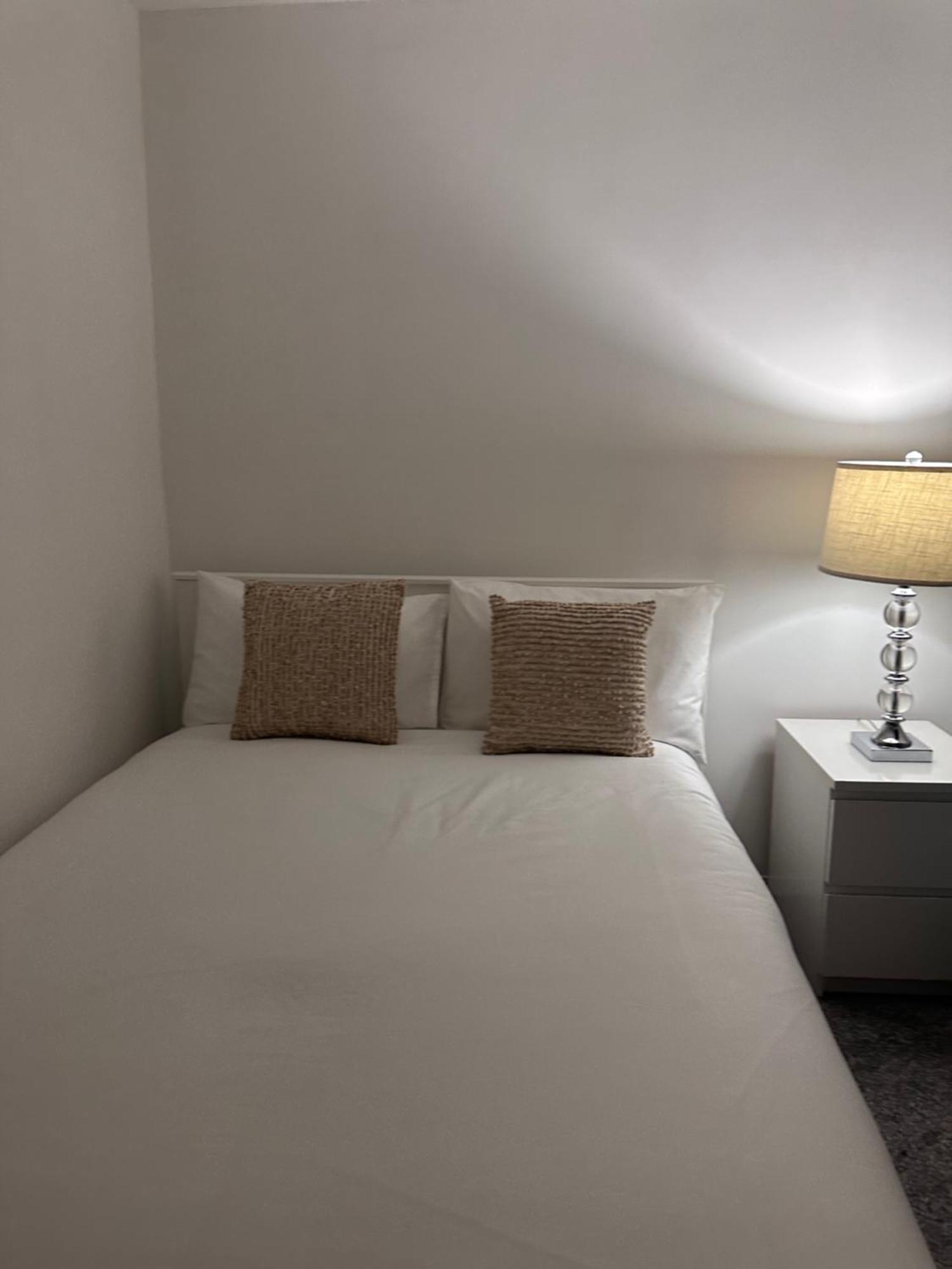 Ocean Village Marina 2 Bedroom Apartment With Balcony! Southampton Exteriör bild